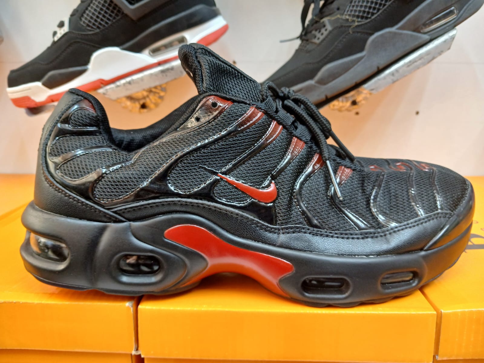 Classic Unisex Nike Air Max Plus (TN) 1998 Release