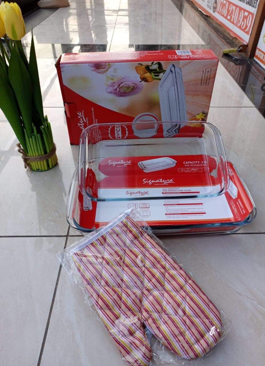 SIGNATURE 3PCS HIGH QUALITY HEAT RESISTANT GLASS BAKE PAN WITH GLOVES