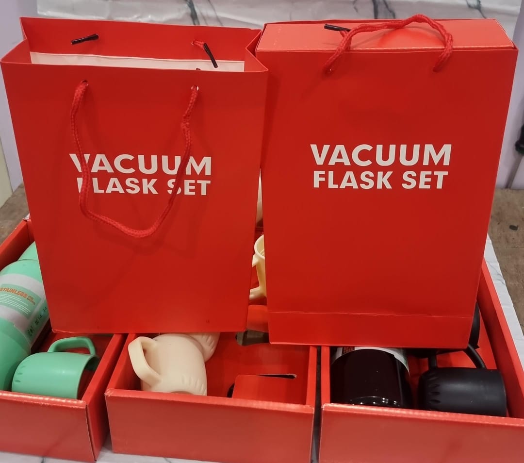 Red Gift Box Set: 450ml Thermo Cup + 3 Cups