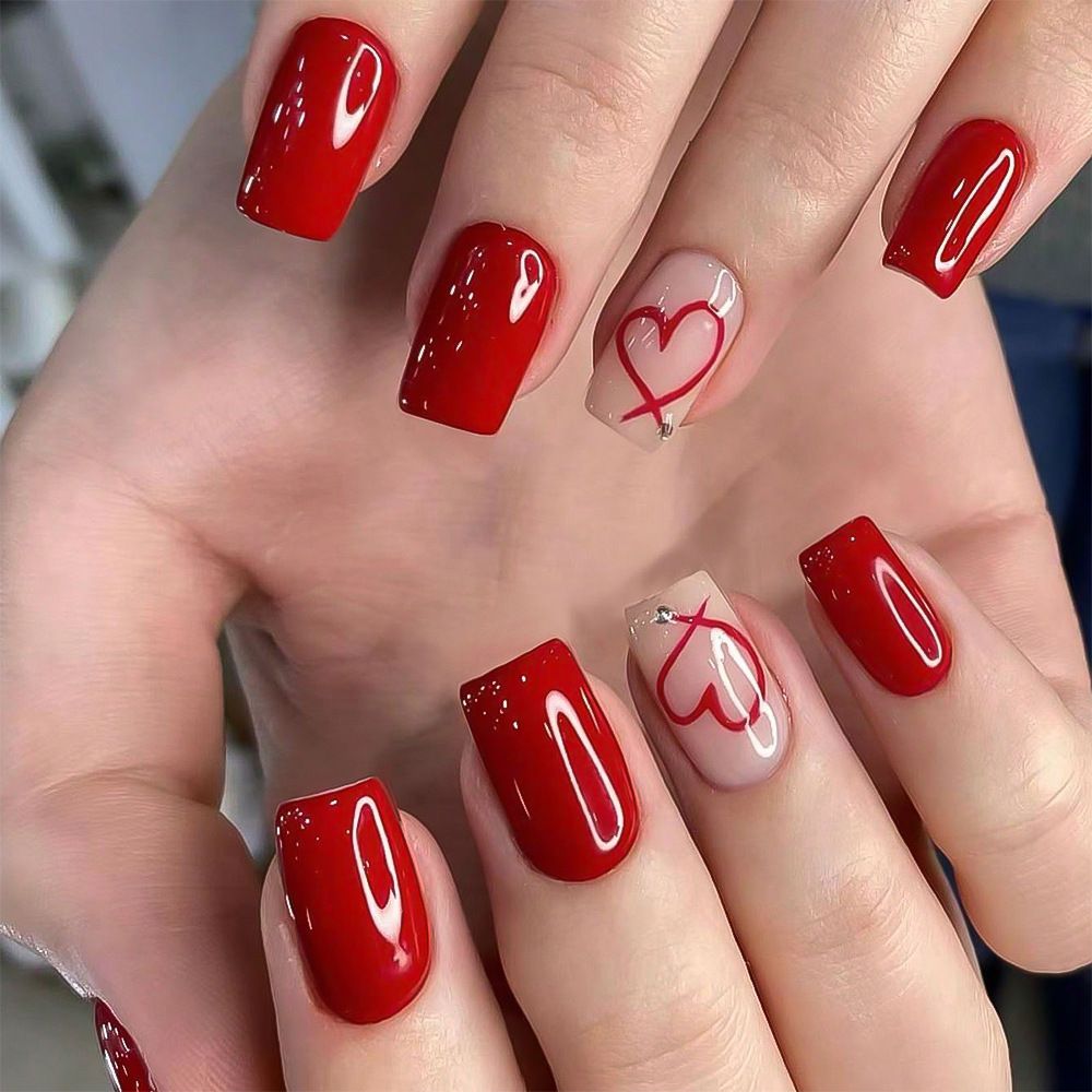 24 pieces of high-quality, red heart-shaped, minimalist, elegant, skin-toning nail art, removable nail art stickers