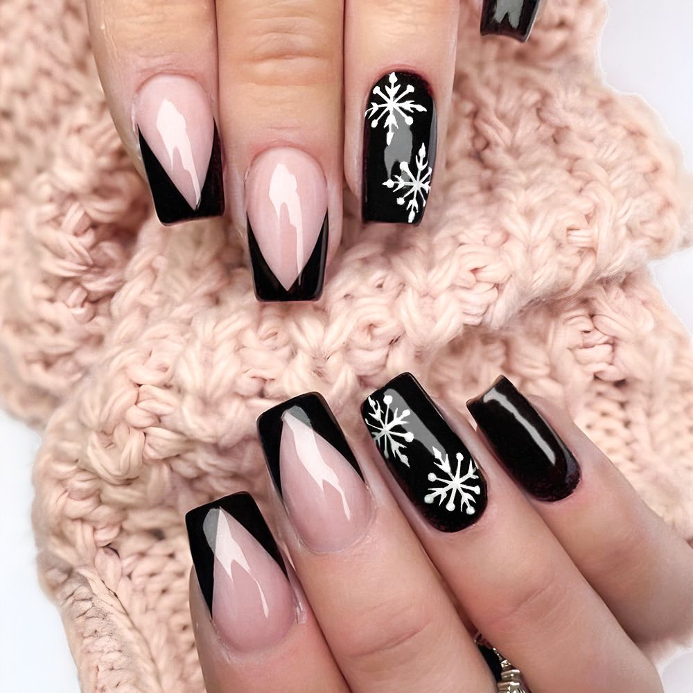 24Pcs Best-Selling European & American Christmas Press-On Nails Short Stiletto Black White Snowflakes French Nude Pink Removable False Nails