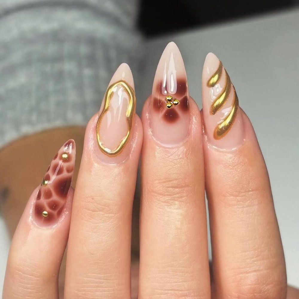 24Pcs Autumn Winter Leopard Print Press On Nails Gold Foil & Beads False Nails European American Almond Shape Reusable Wearable Nails