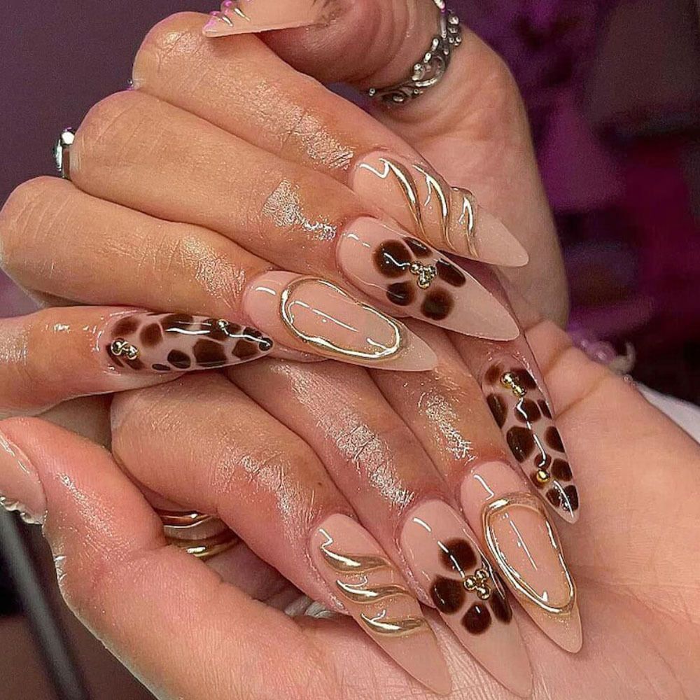 24Pcs Autumn Winter Leopard Print Press On Nails Gold Foil & Beads False Nails European American Almond Shape Reusable Wearable Nails