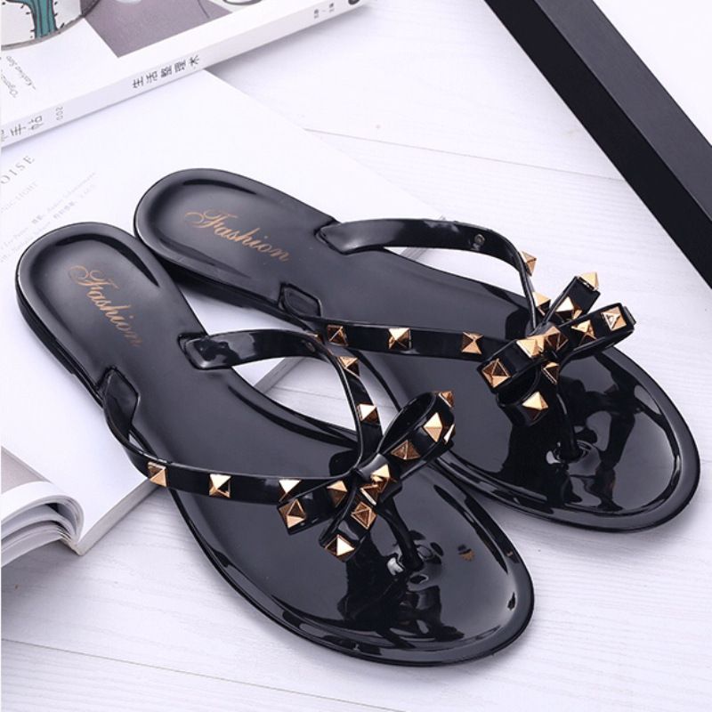 Women's Slippers Summer Cool Rivet Sandals Girls Outdoor Pinch-foot Flat Ladies Shoes Flower Flip-flops Lightweight Outside Wear Flip Flops