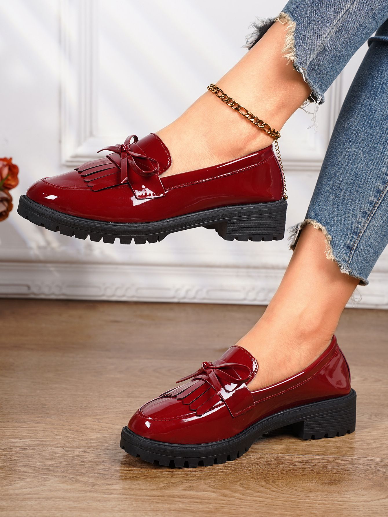 Fashion Women's Patent Leather Artificial Leather Shoes Ladies Soft Sole Anti-skid Flats Shoes Students Breathable Shoes Girls Loafers Comfortable Bean Shoes