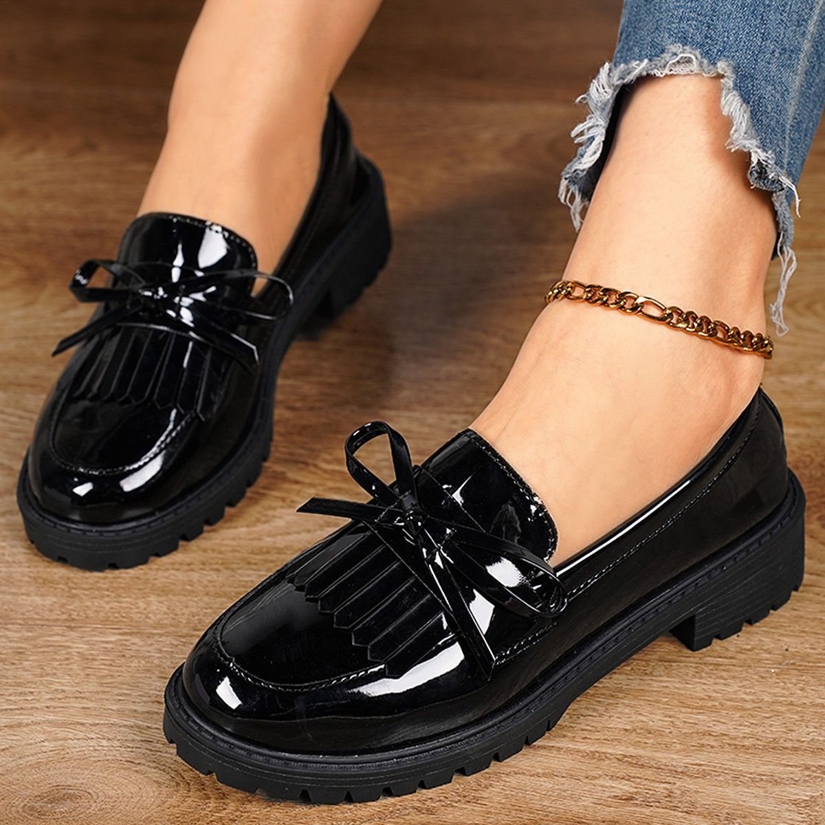 Fashion Women's Patent Leather Artificial Leather Shoes Ladies Soft Sole Anti-skid Flats Shoes Students Breathable Shoes Girls Loafers Comfortable Bean Shoes