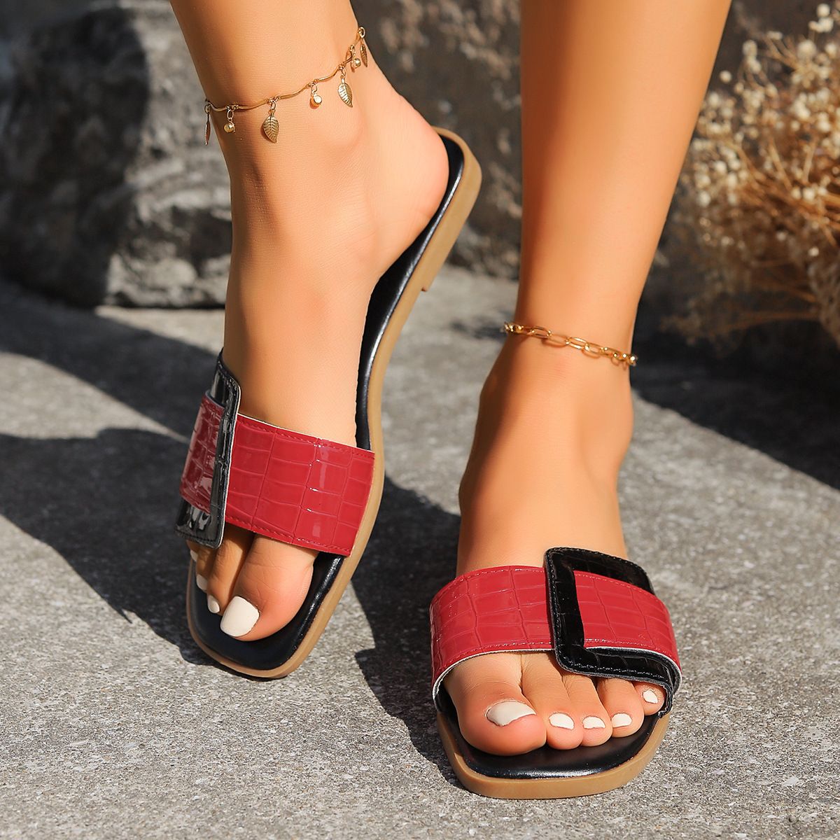 Women's Slippers Sandals Girls Outdoor Pinch-foot Flat Ladies Shoes Flip-Flops Students Square Toe Outside Wear Flip Flops