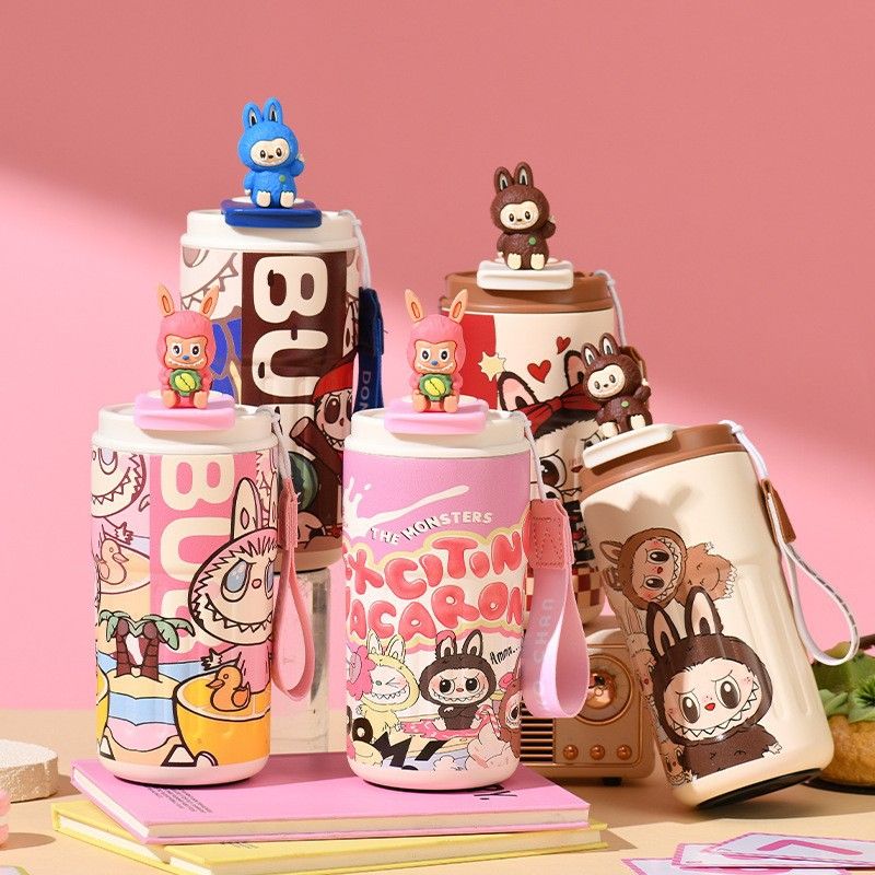 450ML  Labubu 316 stainless steel insulated cup - cartoon style, high-quality handle, cup is portable and has a large capacity for iced Americano coffee.