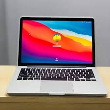 Apple MacBook Air 2015 – Core i5 – 8GB RAM – 256GB SSD – 13.3” with free wireless mouse