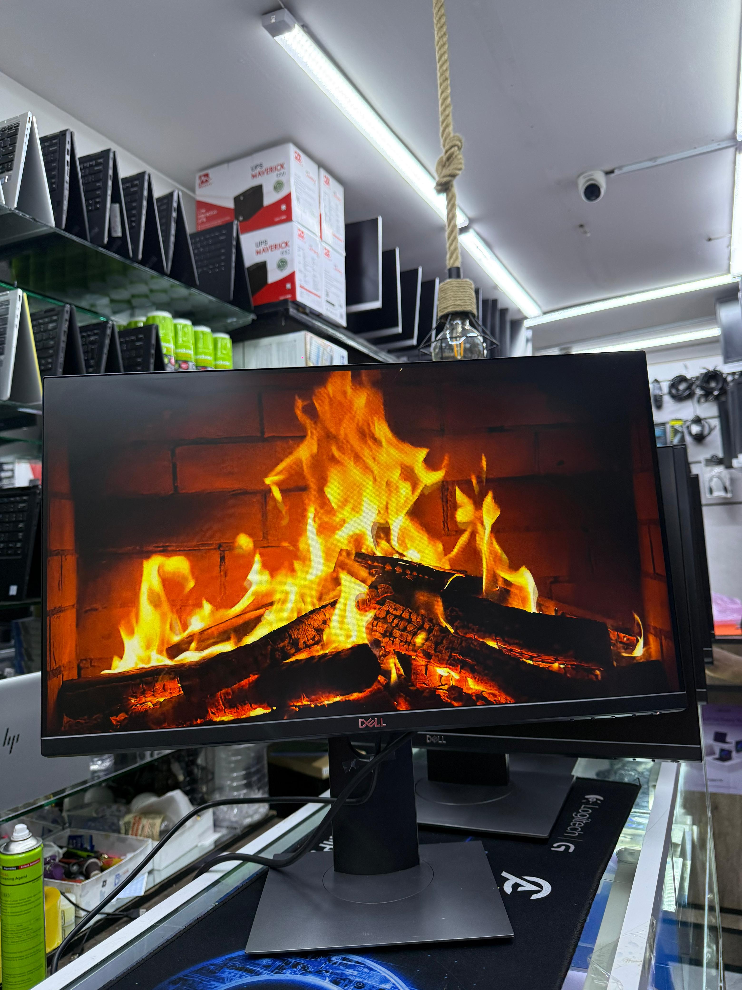 Dell 24" Edge-to-Edge Ultra Slim Bezel Monitor – Full HD LED Display