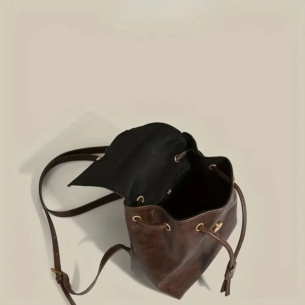 2025 Now Small Drawstring Flap Backpack Women Mini PU Leather Textured School Backpack Fashion Travel Commuter Bag Girl Bakpacks