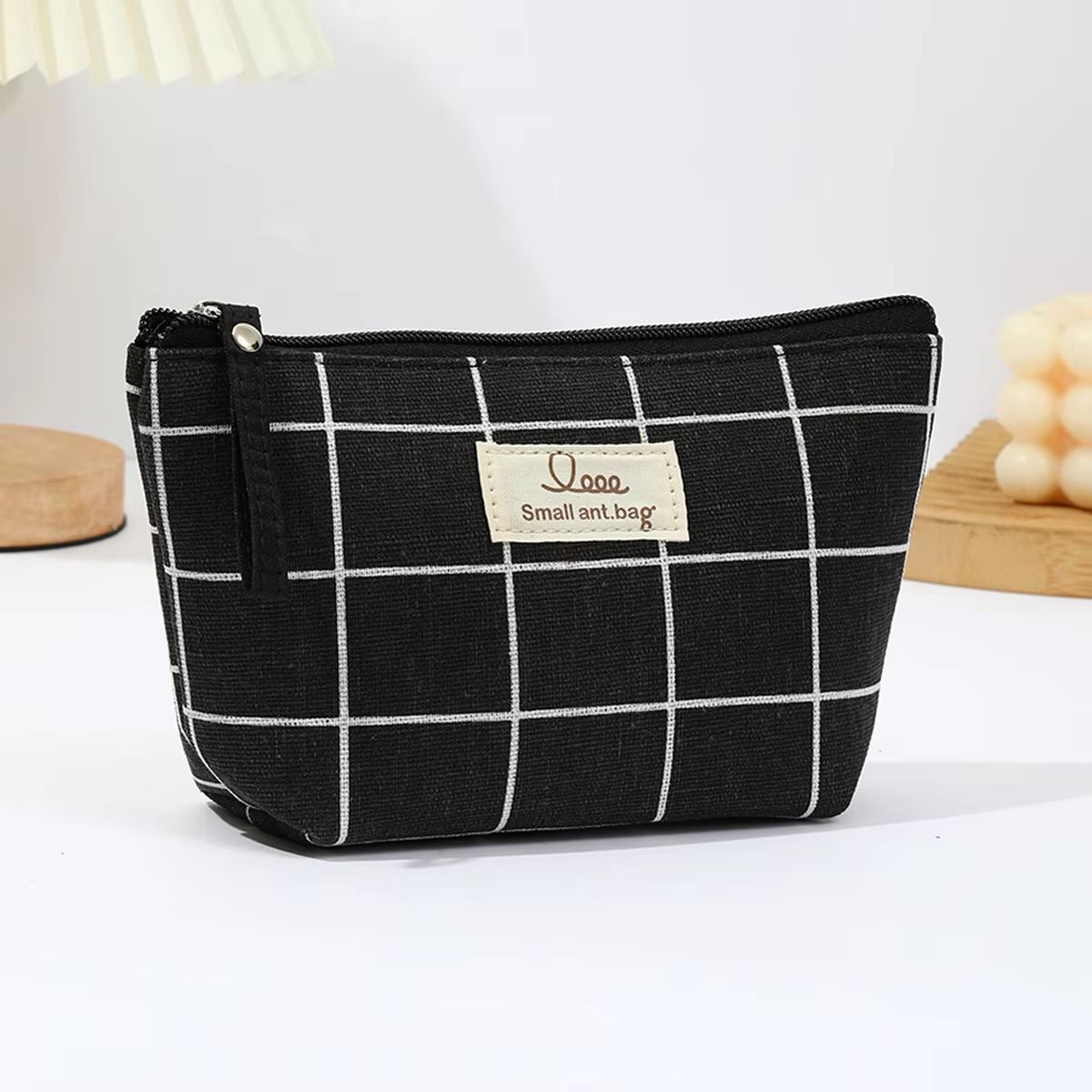 Japanese and Korean canvas makeup bag Simple and portable travel storage toiletry bag Multi functional student pencil case