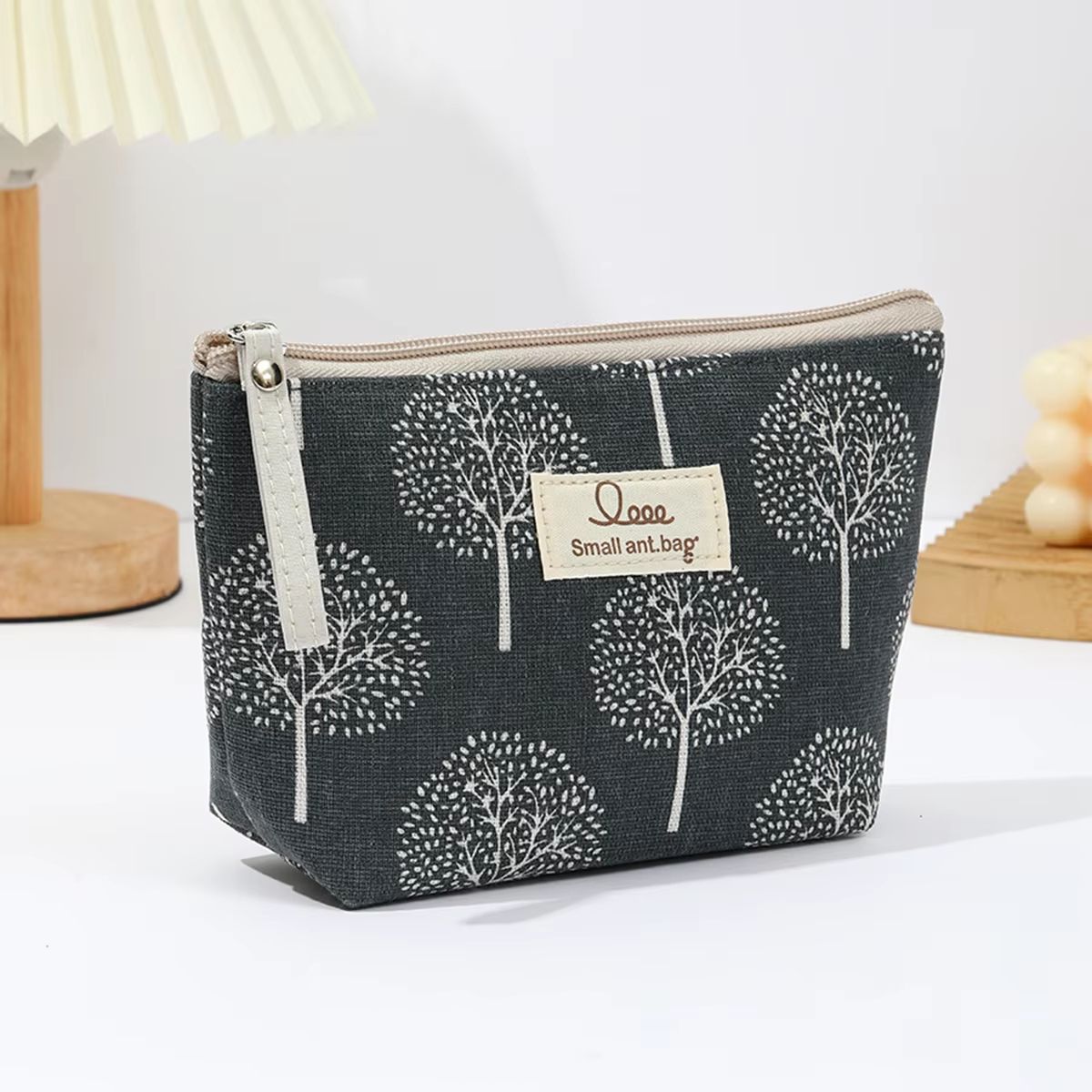 Japanese and Korean canvas makeup bag Simple and portable travel storage toiletry bag Multi functional student pencil case