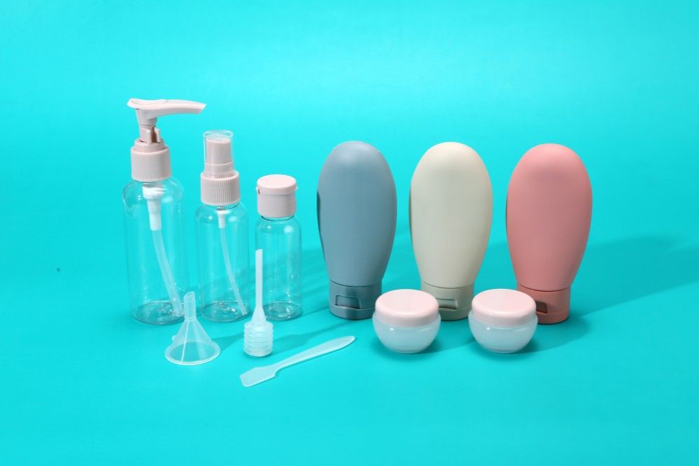 11pcs Travel Bottle Set Refillable Spray Lotion Shampoo Shower Gel Tube Bottling Cosmetic Fine Mist Spray Bottle Squeeze Tubes