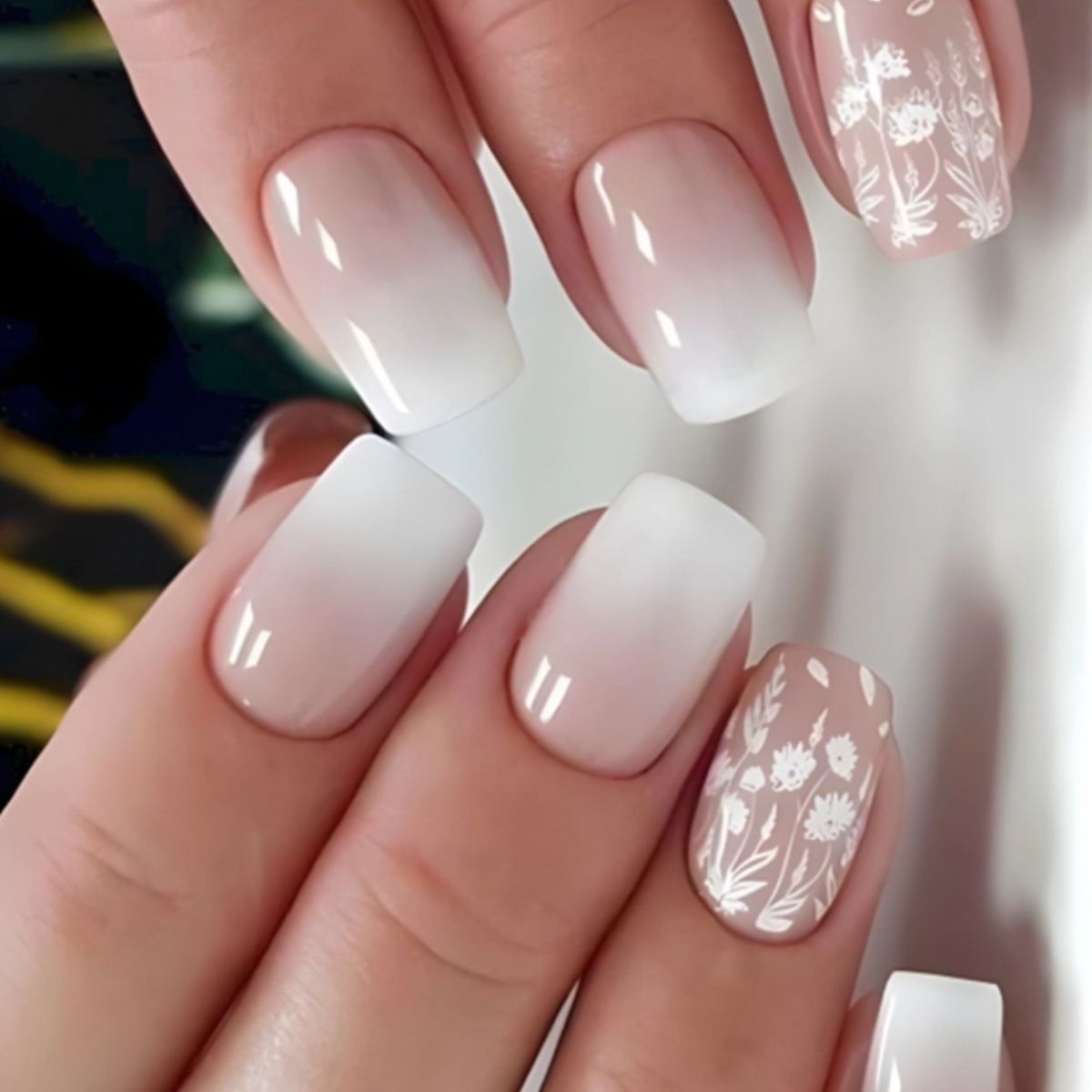 24Pcs/Set Short French Wearing Fake Nails Art Pink Gentle Girl Glitter Pearlized Press on Nail Tips Cute Natural Sweet Ins Style
