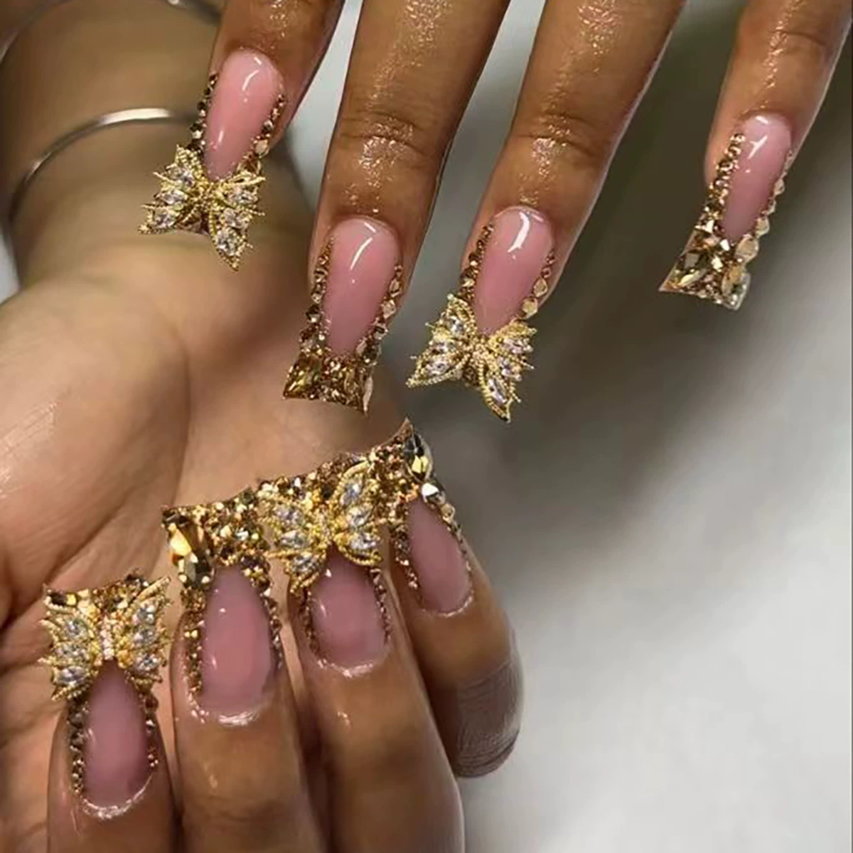 24Pcs/set Medium Length French Fake Nails Blue Pink Halo Glossy False Nail Artificial Acrylic Press On Nails Art tips Removable