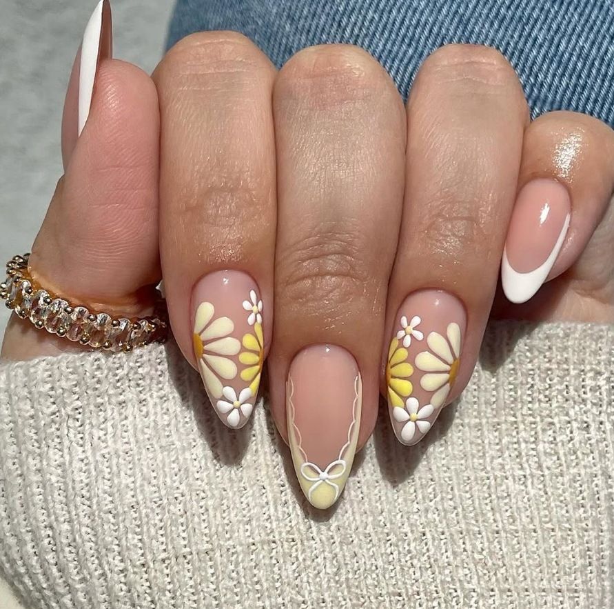 24Pcs Stiletto Press on Nails Glitter Almond False Nails French Tip Fake Nails with Glue Detachable Full Cover Acrylic Nail Tips