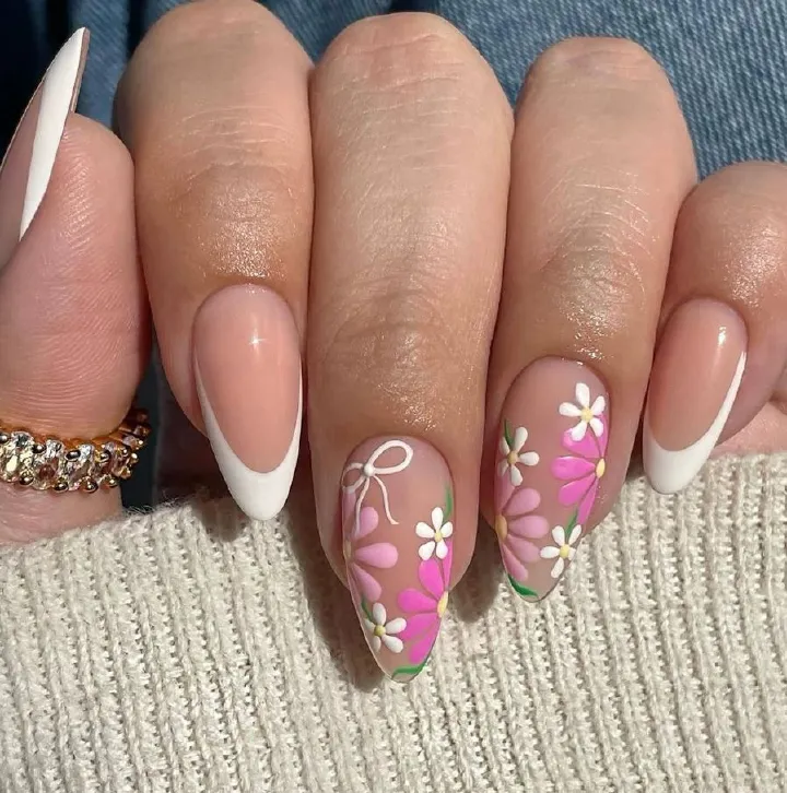 24Pcs Stiletto Press on Nails Glitter Almond False Nails French Tip Fake Nails with Glue Detachable Full Cover Acrylic Nail Tips