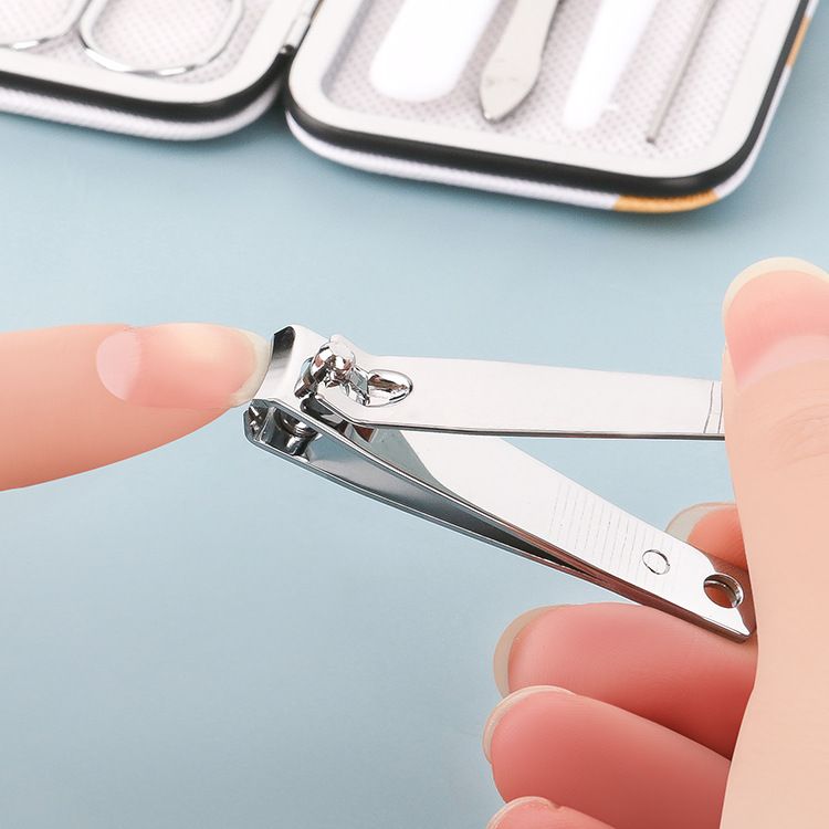 7pcs Cartoon Manicure Cutters Nail Clipper Set Household Stainless Steel Ear Spoon Pedicure Scissors Tool For Beauty