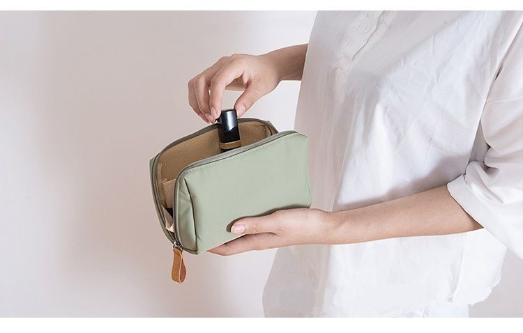 2025 New Women Cosmetic Bag Solid Color Korean Style Makeup Bag Pouch Toiletry Bag Waterproof Makeup Organizer Case luxury bag B0507