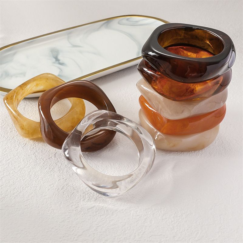 Vintage Brown Coffee Irregular Acrylic Resin Chunky Bangles for Women Goth Geometric Charm Hand Bracelets Couple Jewelry R0838