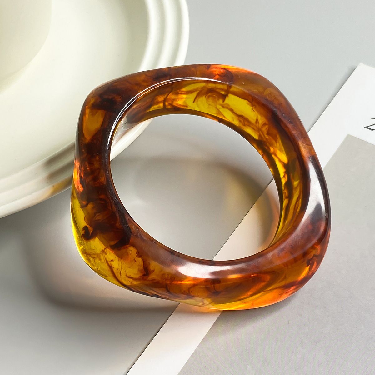 Vintage Brown Coffee Irregular Acrylic Resin Chunky Bangles for Women Goth Geometric Charm Hand Bracelets Couple Jewelry R0838