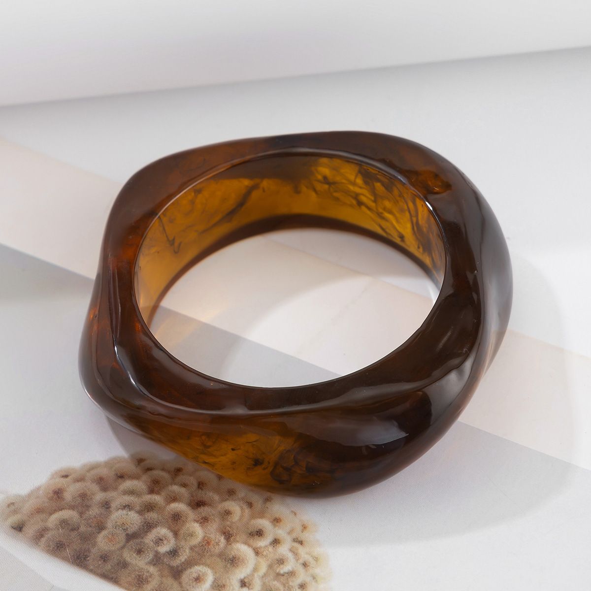 Vintage Brown Coffee Irregular Acrylic Resin Chunky Bangles for Women Goth Geometric Charm Hand Bracelets Couple Jewelry R0838