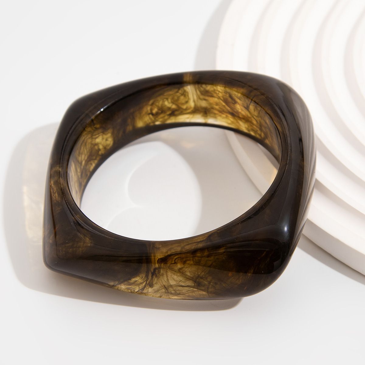Vintage Brown Coffee Irregular Acrylic Resin Chunky Bangles for Women Goth Geometric Charm Hand Bracelets Couple Jewelry R0838