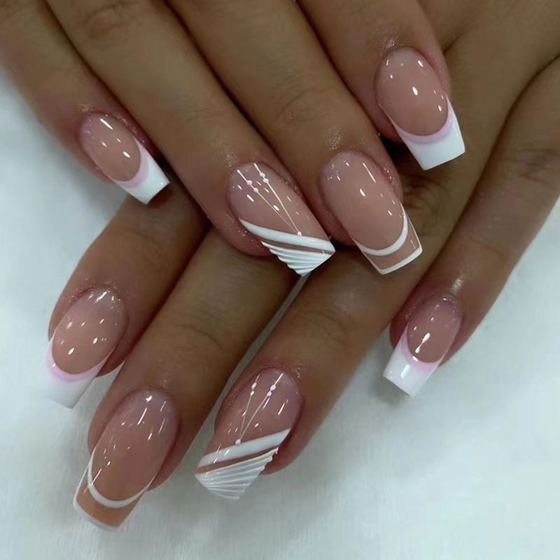 24pcs Gold Edge French Fake Nails Short Nude Pink Simple Artificial Nail Patch Press on Nail Tips for Girls Full Cover Wearable E0111