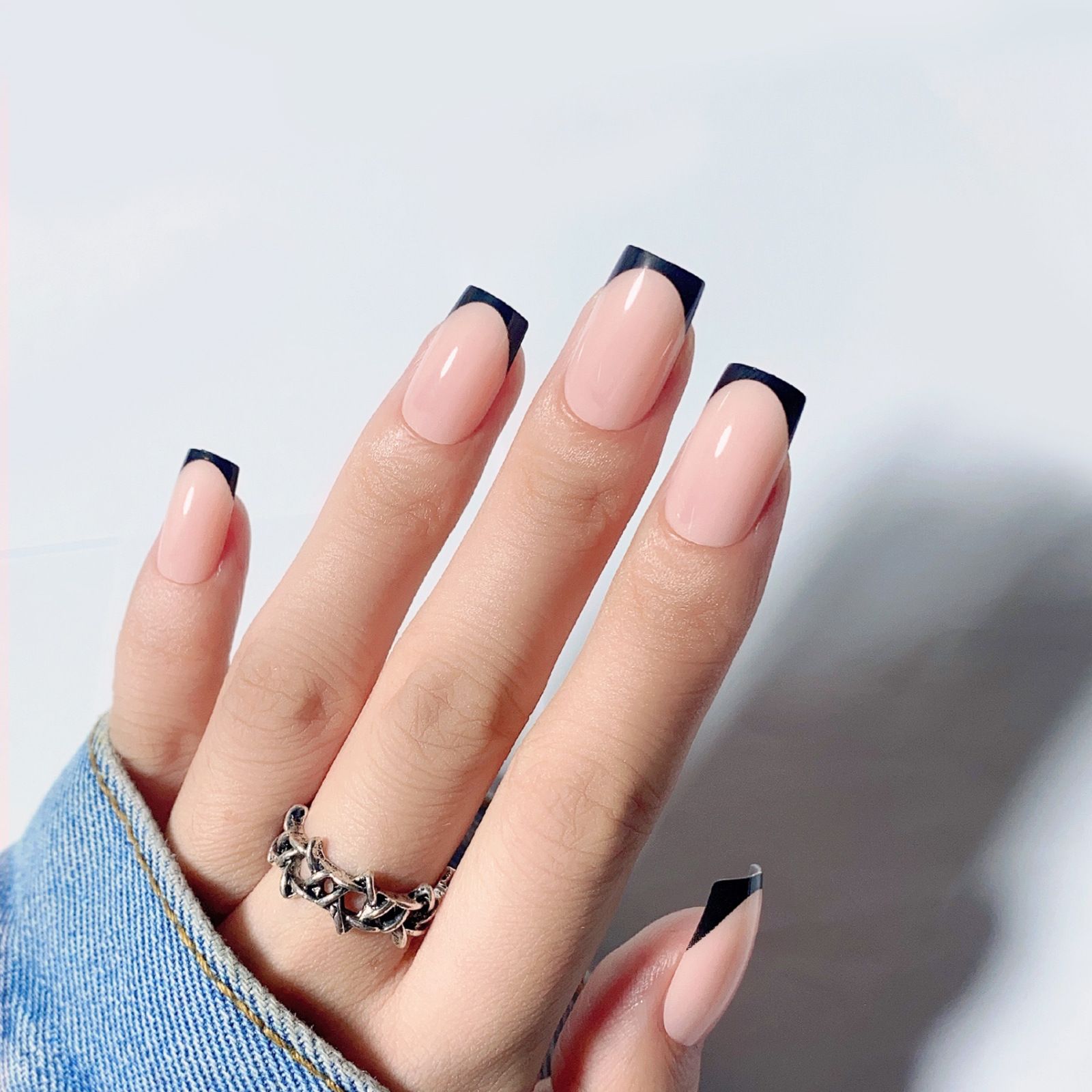 24Pcs/Set Short French Wearing Fake Nails Art Pink Gentle Girl Glitter Pearlized Press on Nail Tips Cute Natural Sweet Ins Style E0110