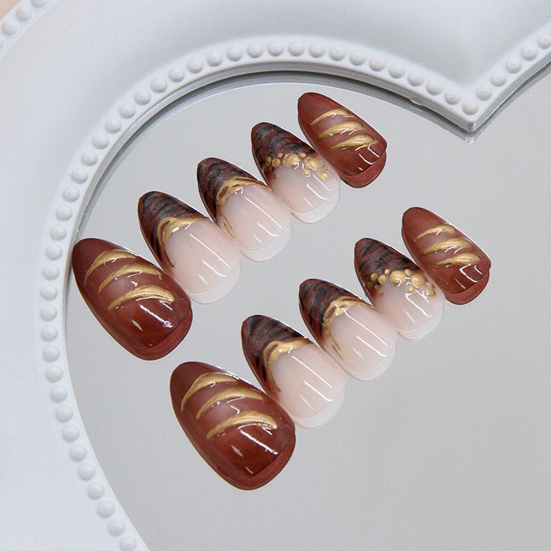24Pcs Golden French Fake Nail with Almond Head Design Simple Oval False Nails Wearable Press on Nails Full Cover Nail Tips E0186