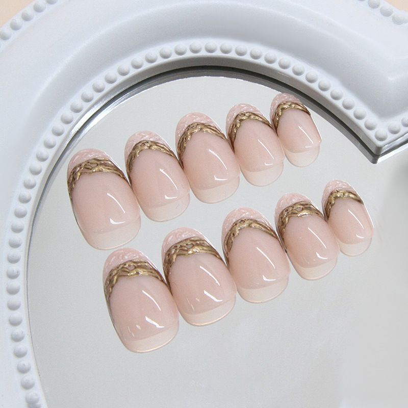 24Pcs Golden French Fake Nail with Almond Head Design Simple Oval False Nails Wearable Press on Nails Full Cover Nail Tips E0186