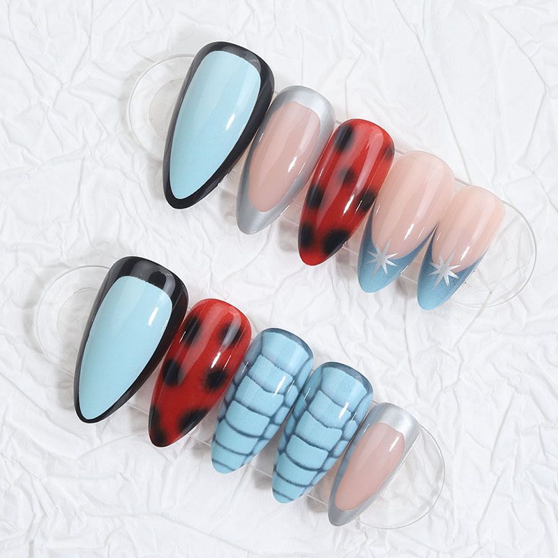 24Pcs Golden French Fake Nail with Almond Head Design Simple Oval False Nails Wearable Press on Nails Full Cover Nail Tips E0186