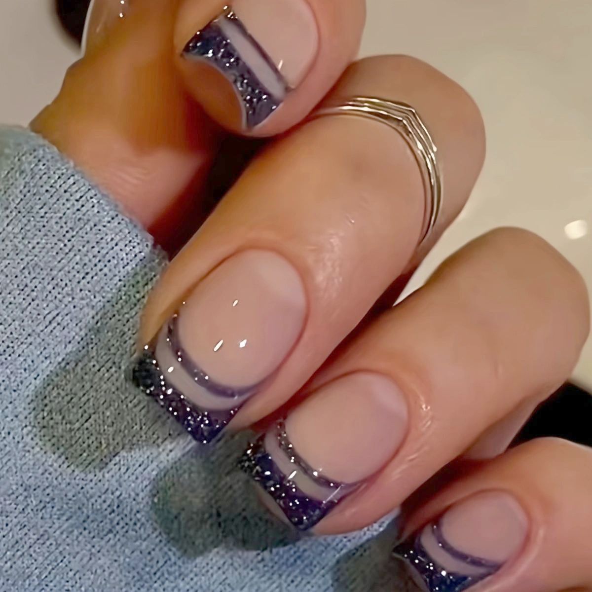 24Pcs Short Square Glitter False Nails French Glitter Wearable Fake Nails Acrylic Full Cover Women Ballet Press on Nails Tips E0132A