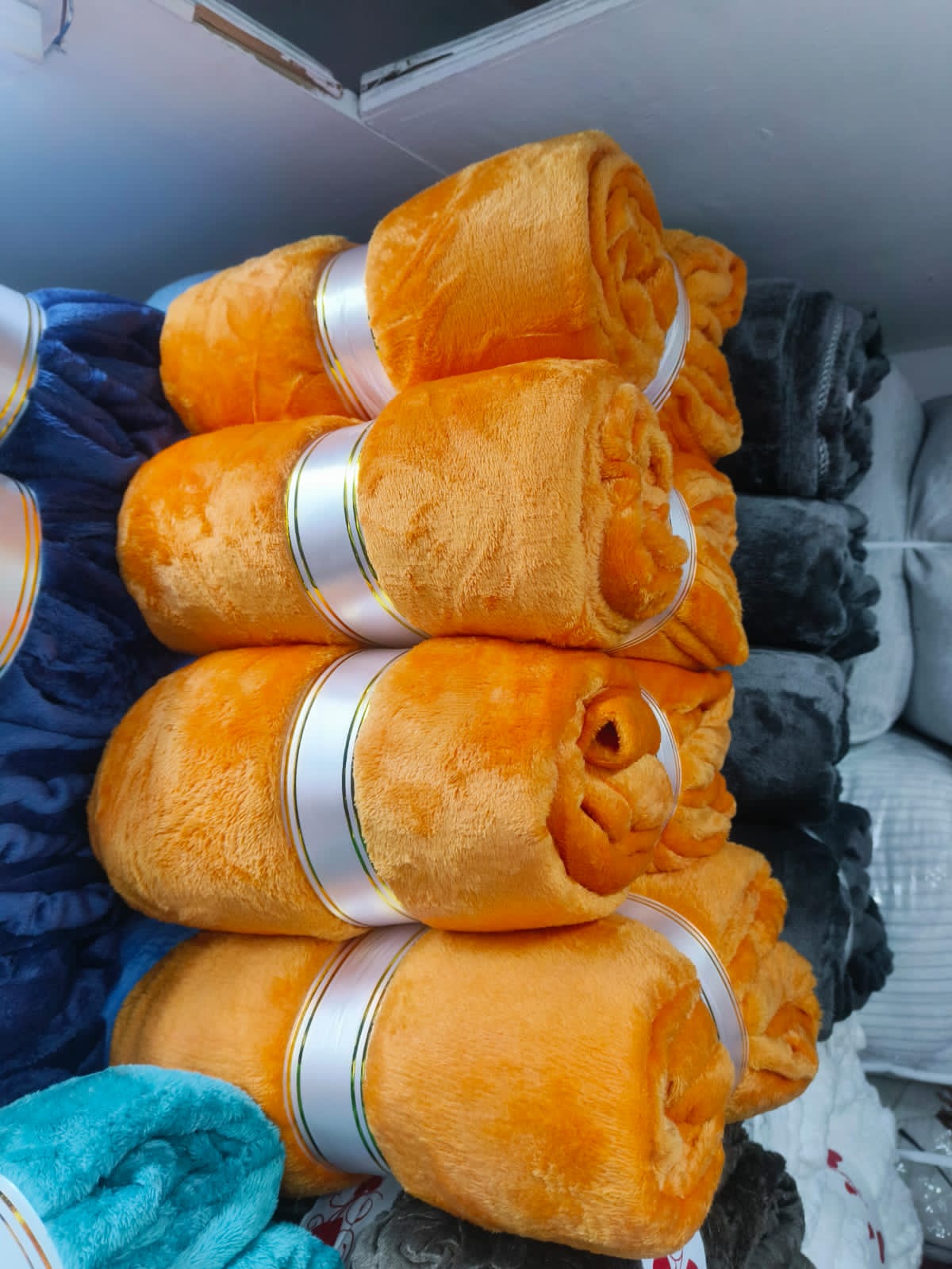 Soft and Warm 6 by 6ft Fleece blanket portable to use for covering you anywhere. Livingroom, office, outdoor, in the car