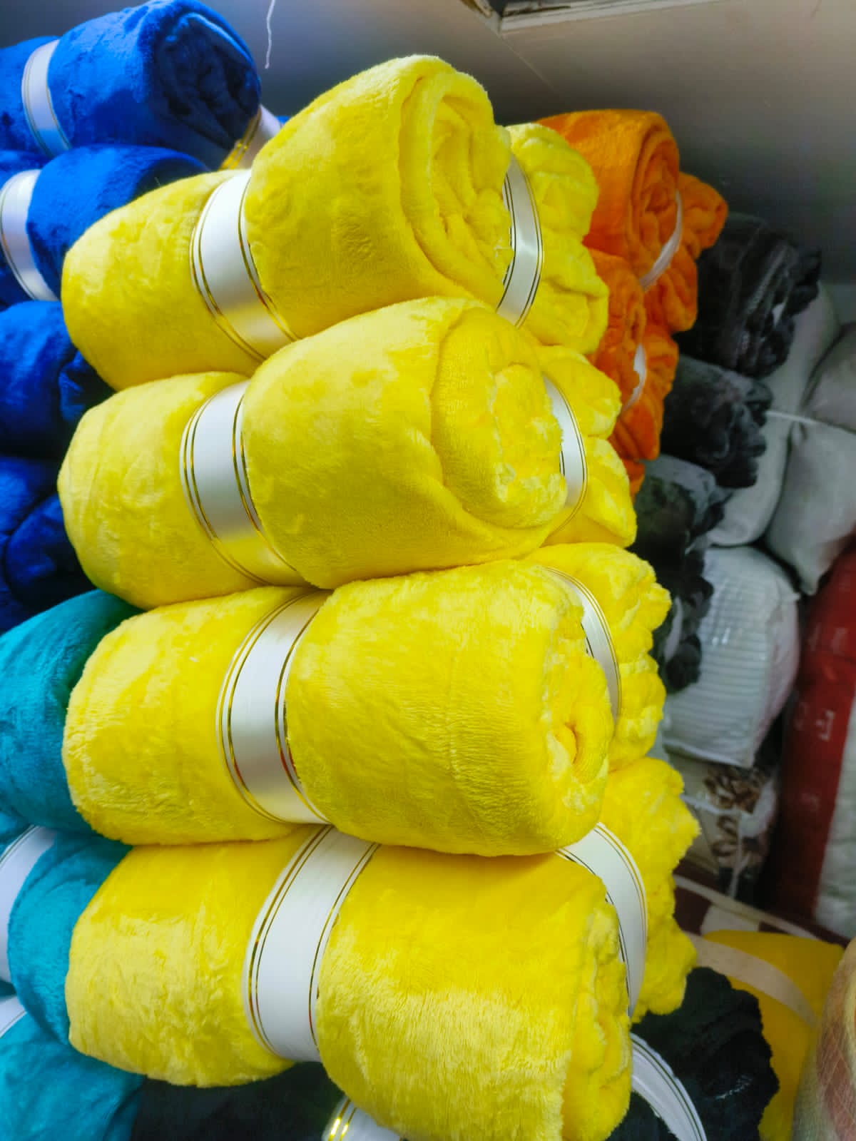 Soft and Warm 6 by 6ft Fleece blanket portable to use for covering you anywhere. Livingroom, office, outdoor, in the car