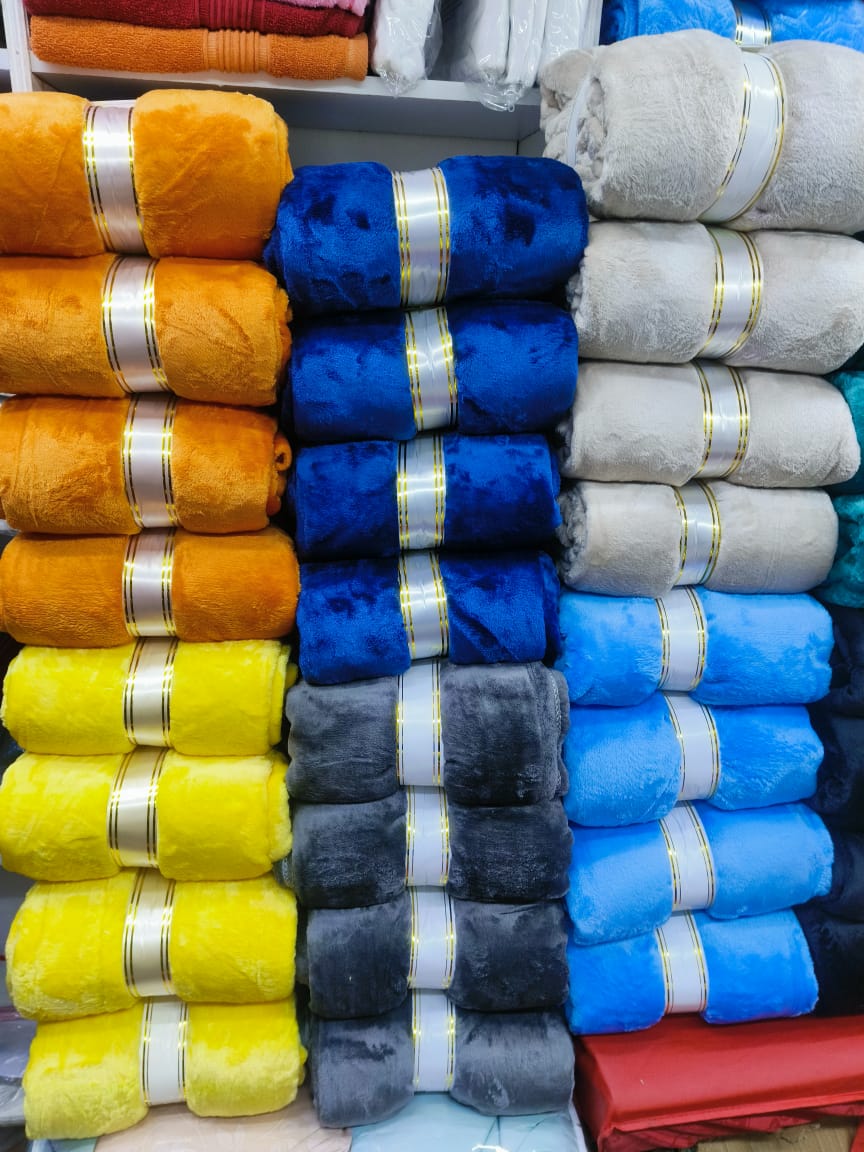 Soft and Warm 6 by 6ft Fleece blanket portable to use for covering you anywhere. Livingroom, office, outdoor, in the car