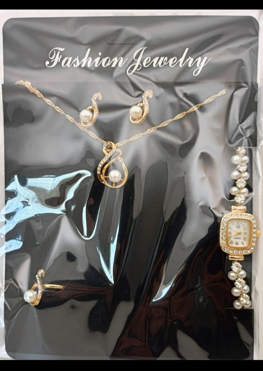 Golden Women’s 4-Piece Luxury Gift Set – Elegant Watch, Necklace, Earrings, and Ring Set for Special Occasions Complete jewelry set