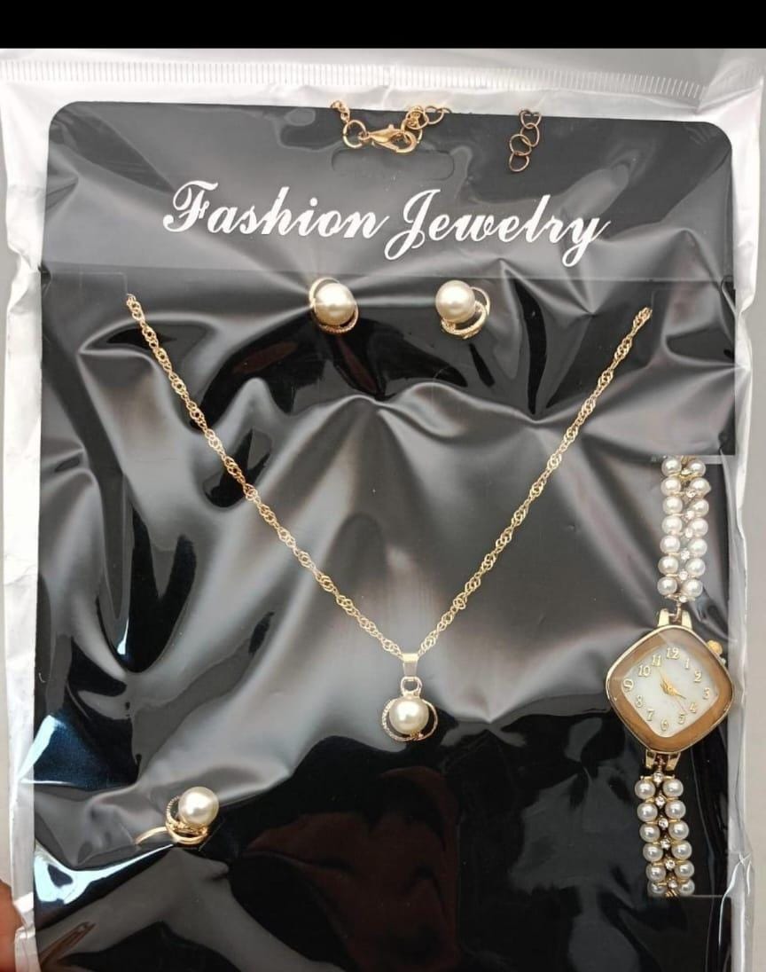 Golden Women’s 4-Piece Luxury Gift Set – Elegant Watch, Necklace, Earrings, and Ring Set for Special Occasions Complete jewelry set