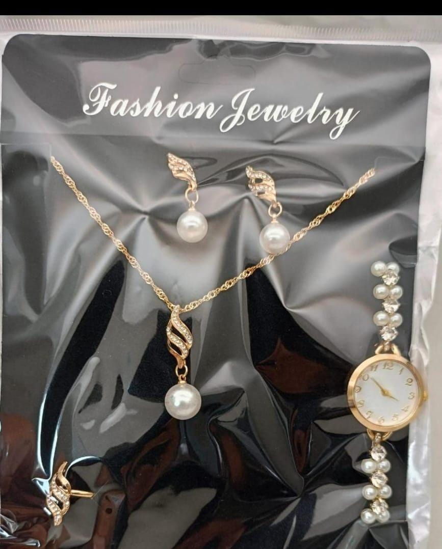 Golden Women’s 4-Piece Luxury Gift Set – Elegant Watch, Necklace, Earrings, and Ring Set for Special Occasions Complete jewelry set
