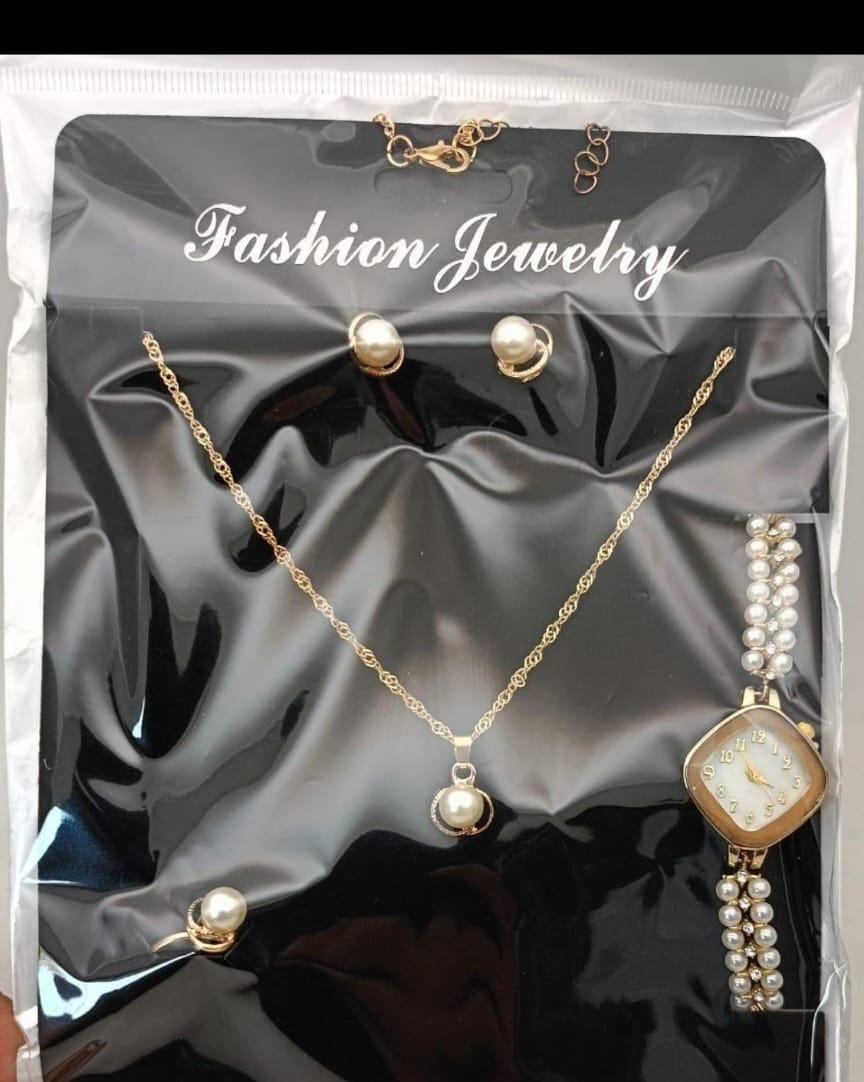 Golden Women’s 4-Piece Luxury Gift Set – Elegant Watch, Necklace, Earrings, and Ring Set for Special Occasions Complete jewelry set