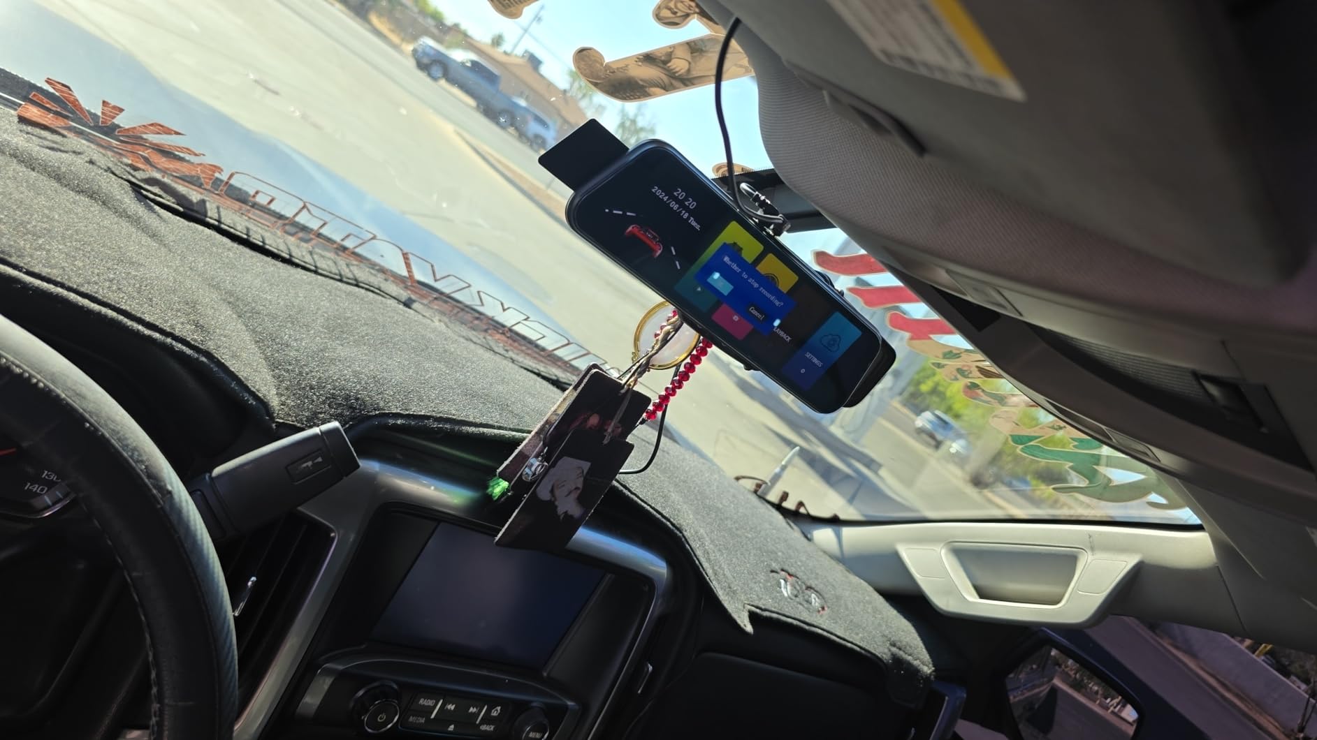 10 inch Full Touch Screen Mirror Dash Cam
10 Inch Full Touch Screen
The interface is easy to navigate and set the multi-function menu.You can perform various operations with simple touch,