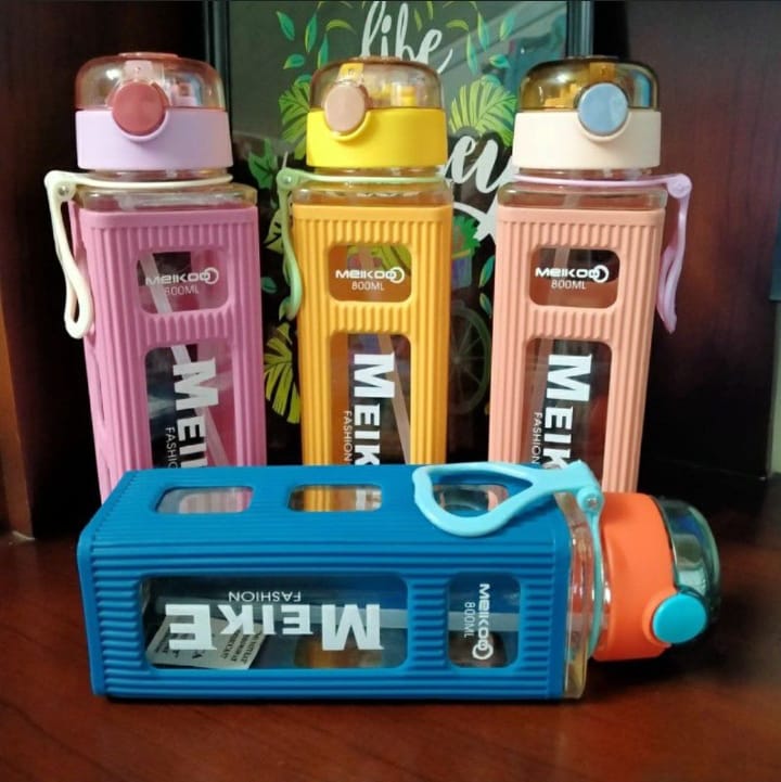 BACK TO SCHOOL OFFER NOW AVAILABLE AT KILLIMALL 🎊 800ml MEIKE WATER BOTTLE  HURRY And PLACE YOUR ORDER TODAY 💓