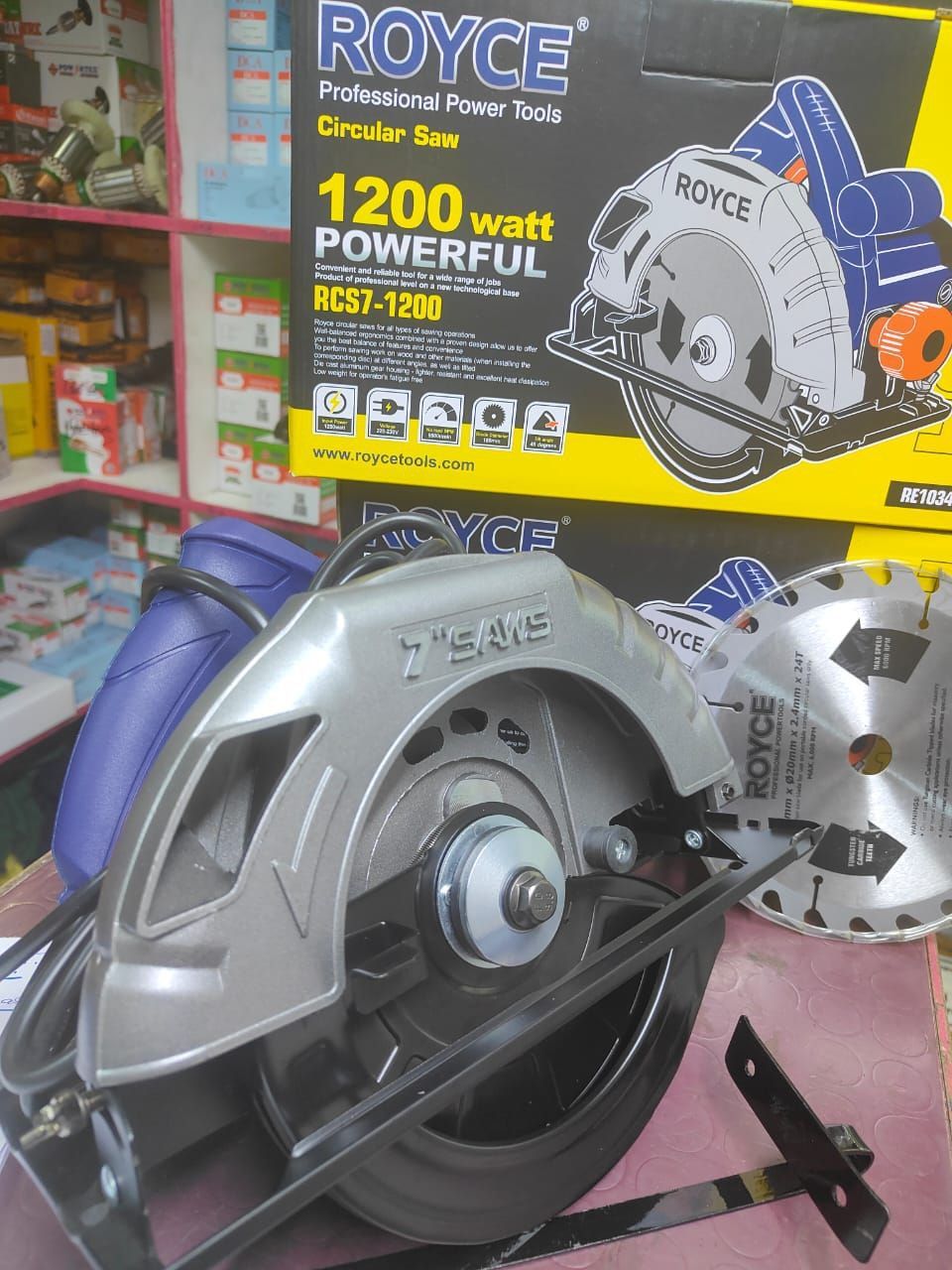 Powerful Royce 7" circular saw