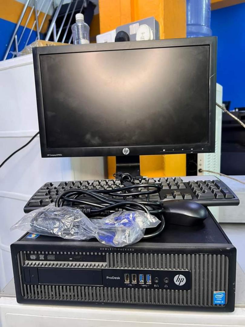 Black   Friday 🛒 🛍️ 🛒   🛍️ 🛒🛍️ A reliable and durable business desktop with the following key features:*** **Processor:** Intel Core i5, 2.3GHz* **RAM:** 4GB DDR3* **Storage: **500GB HDD* **Disp