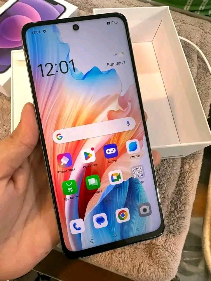 Refurbished Oppo A18 4GB 128  Kenya was Launched on September 2023.

Body and Display
A18 has a 6.56” IPS LCD display with 90hZ refresh rate that enhances speed and smooth scrollin