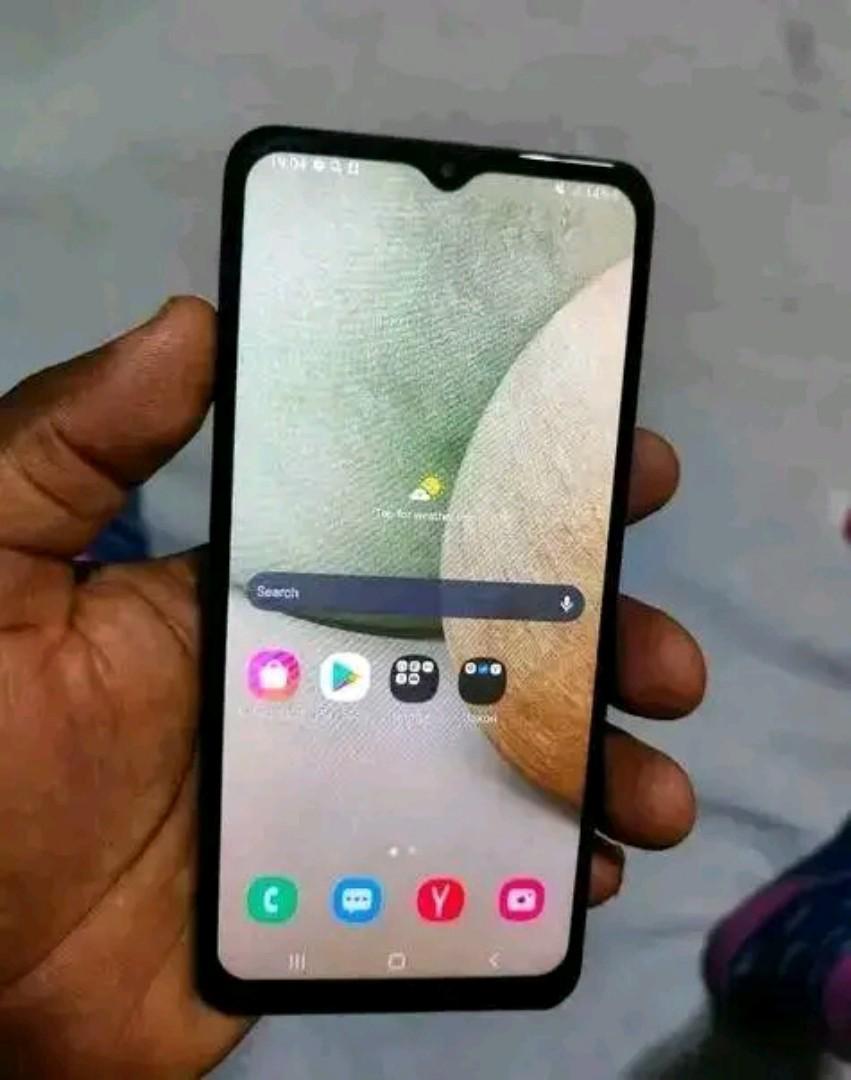 Refurbished Samsung Galaxy A12 Deal on Samsung Galaxy A12! Get ready to experience the future of smartphones with the Samsung Galaxy A12! Available now on Kilimall, this powerful device is well packed