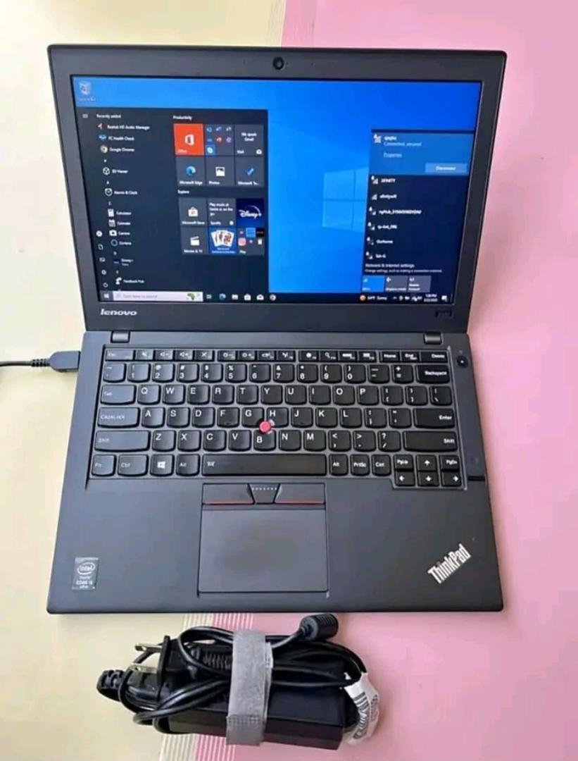 Lenovo ThinkPad X390 Yoga 8th Gen Intel Core i7-8350U 16GB RAM 256GB SSD 13.3" UHD TouchScreen Display Bluetooth Webcam WiFi Intel Iris Xe Graphics Windows 10 Pro Ex Uk 6 Months Warranty             .