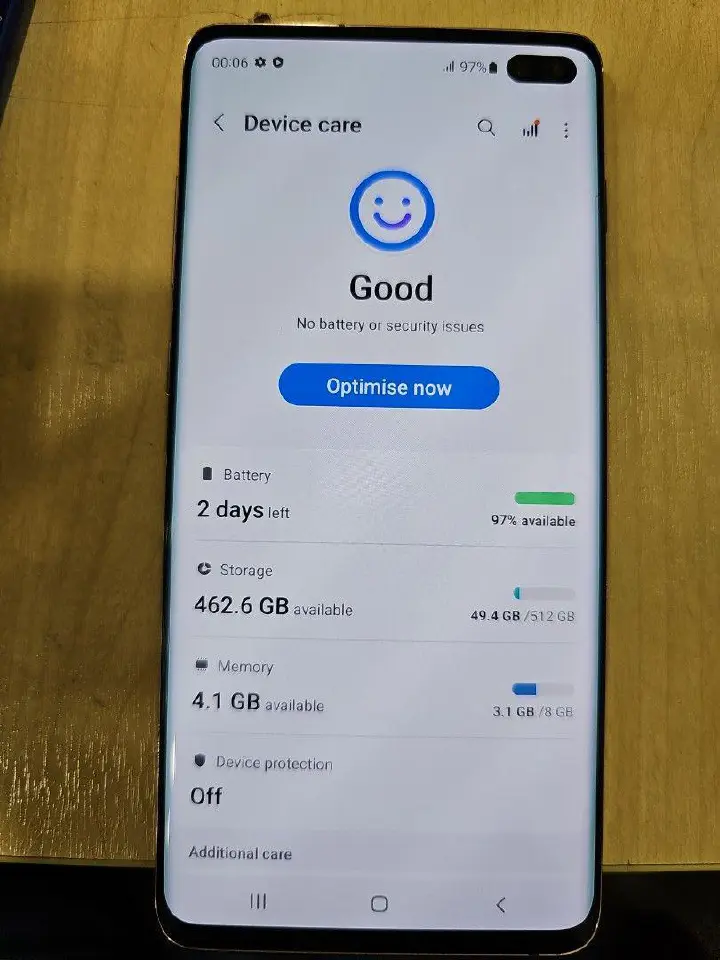 Samsung Galaxy S10 Are you ready to upgrade your mobile experience? Look no further than the Samsung Galaxy S10!  Unbeatable Features:  - Dynamic AMOLED Display: Immerse yourself in a stunning 6.7" sc