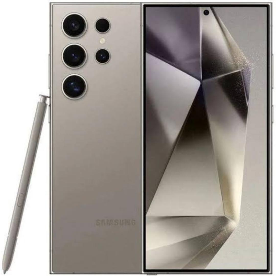 Samsung Galaxy S22 Ultra 5G features and specifications in Kenya

RAM: 12GB

Internal Storage: 256GB, 512GB

Battery: 5000 mAh

Main camera: 108MP + 12MP + 10MP + 10MP

Front camera: 40 MP

Display: 6
